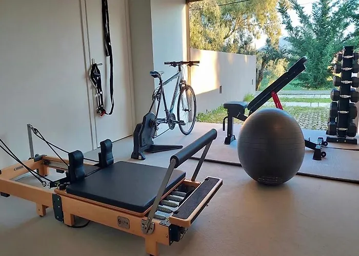 Alekos Houses-profilio's Lixouri